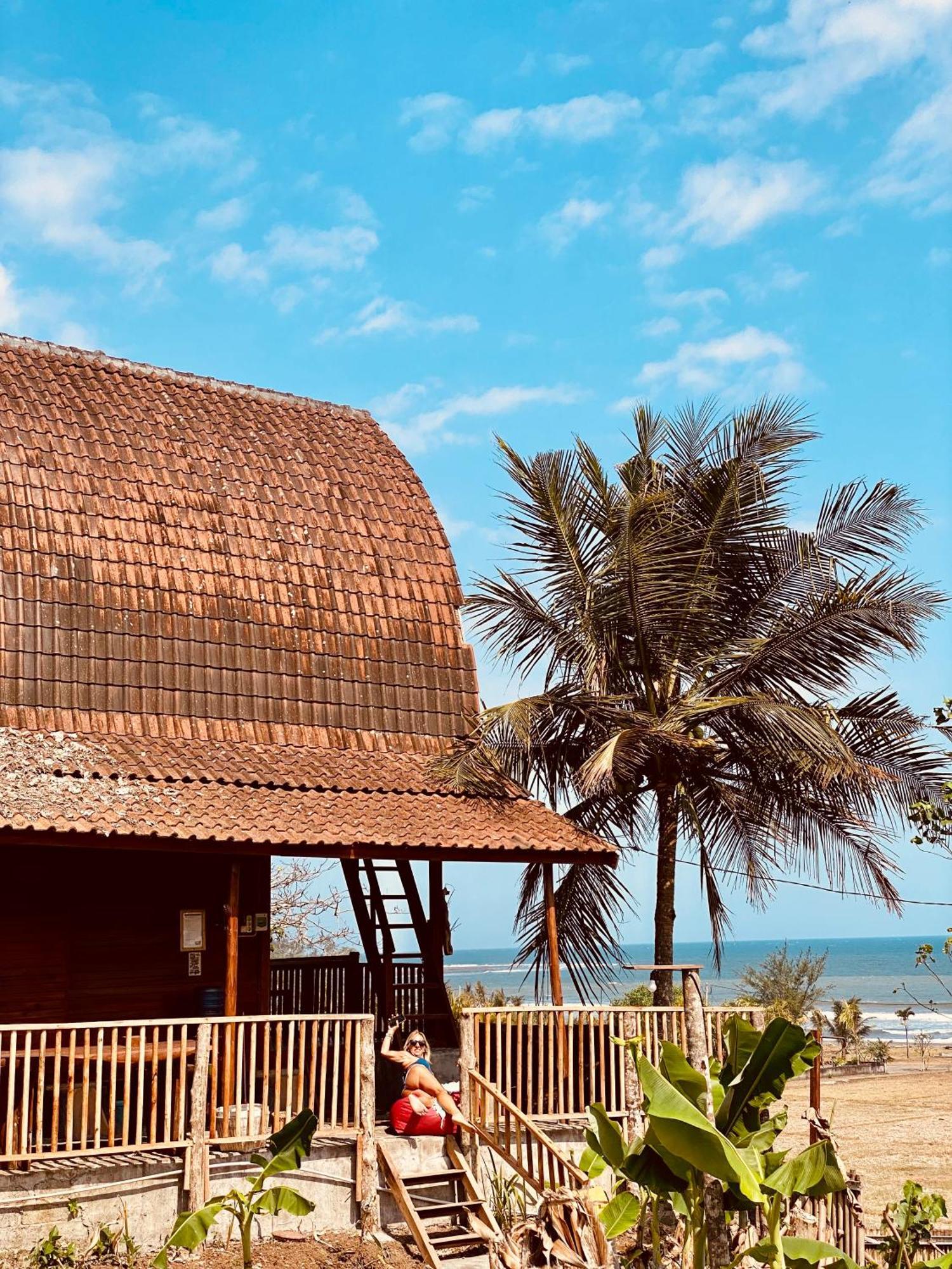 Dikaloha Surfschool And Stay Airsatang Exterior foto